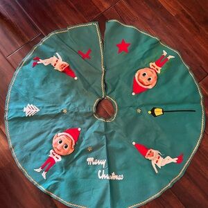 Festive collectible vintage Christmas Tree Skirt w/ rubber face Elf/Santa Design